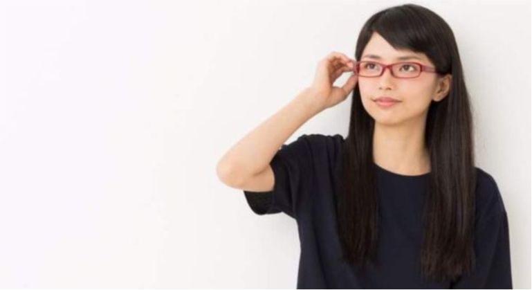 Japanese workplaces draw flak for bizarre glasses ban for women employees
